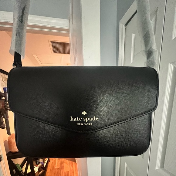Brand new, never used Kate Spade purse. - Picture 1 of 5